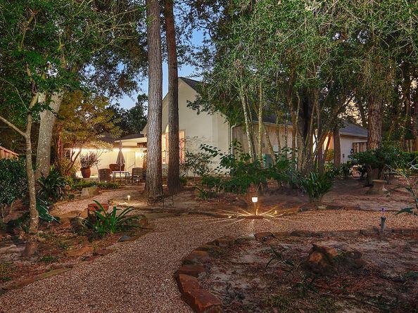 2 Taper Glow Place, The Woodlands TX 77381