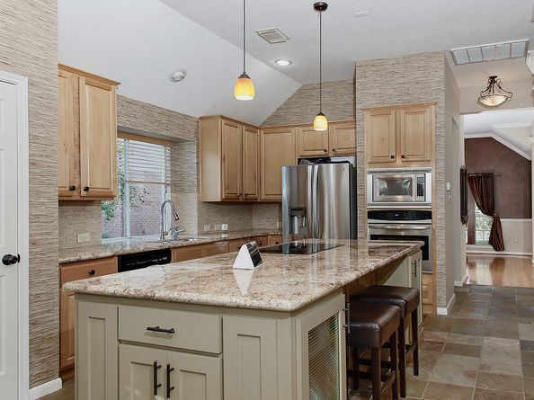 2 Taper Glow Place, The Woodlands TX 77381