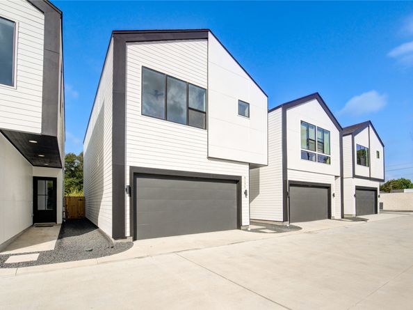 6123 Pacfific Forest Drive, Houston TX 77091