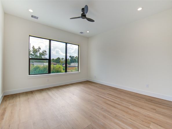 6123 Pacfific Forest Drive, Houston TX 77091