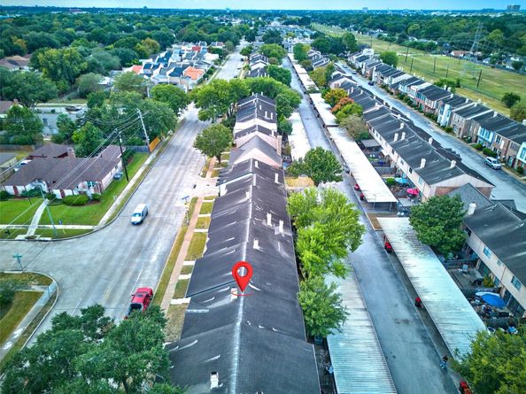 7700 creekbend dr 143, Houston TX 77071
