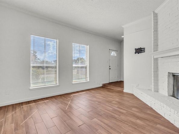 7700 creekbend dr 143, Houston TX 77071