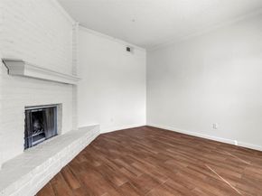 7700 creekbend dr 143, Houston TX 77071