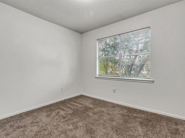 7700 creekbend dr 143, Houston TX 77071