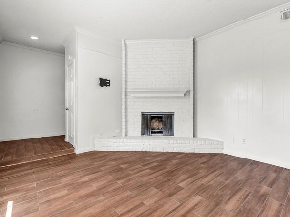 7700 creekbend dr 143, Houston TX 77071