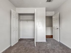 7700 creekbend dr 143, Houston TX 77071