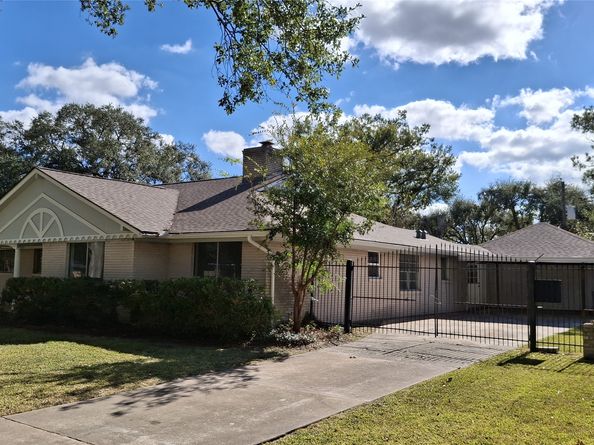 7807 Bellerive Dr Drive, Houston TX 77036