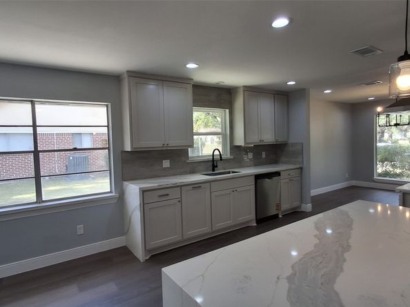 7807 Bellerive Dr Drive, Houston TX 77036