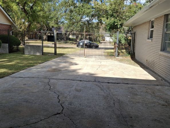 7807 Bellerive Dr Drive, Houston TX 77036