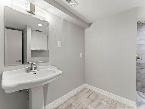 13346 Trail Hollow Drive 3346, Houston TX 77079