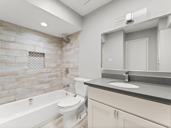 13346 Trail Hollow Drive 3346, Houston TX 77079