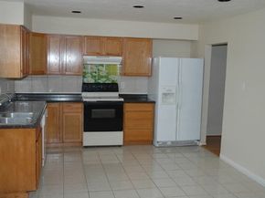 10327 Huntington Place Drive 327, Houston TX 77099