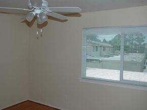 10327 Huntington Place Drive 327, Houston TX 77099