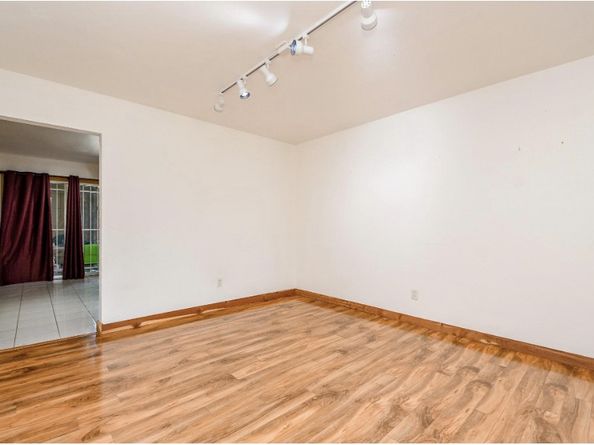 7233 Beechnut Street A, Houston TX 77074