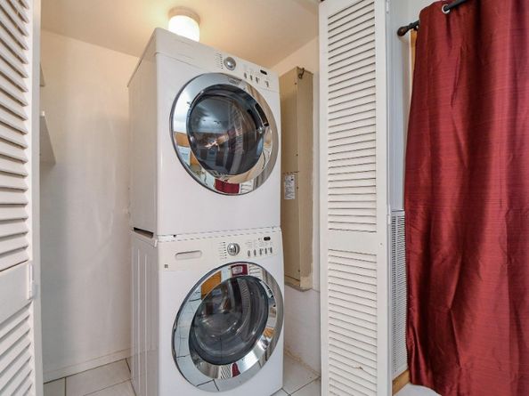 7233 Beechnut Street A, Houston TX 77074