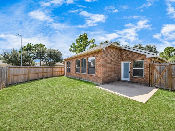 8226 Stratford Canyon Drive, Cypress TX 77433