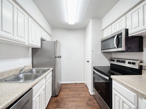 6001 Reims Road 204, Houston TX 77036