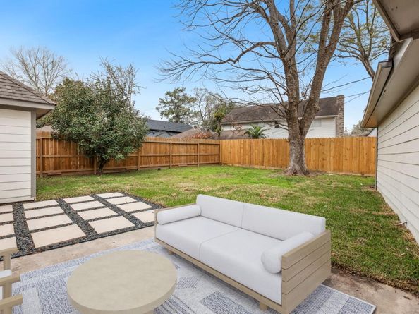 5010 Oak Shadows Drive, Houston TX 77091