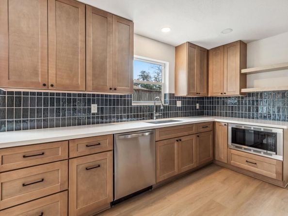 5010 Oak Shadows Drive, Houston TX 77091