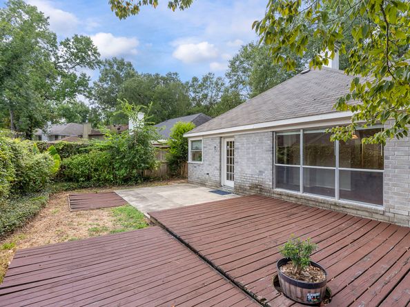 207 N Dreamweaver Circle, The Woodlands TX 77380