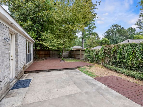 207 N Dreamweaver Circle, The Woodlands TX 77380