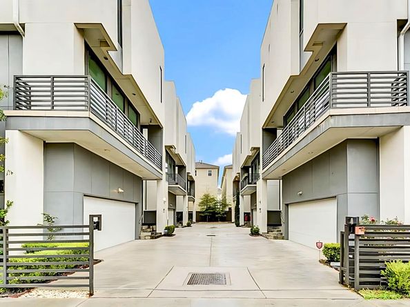5638 Petty Street B, Houston TX 77007