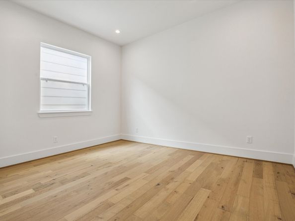2217 Dennis Street, Houston TX 77004