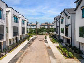2217 Dennis Street, Houston TX 77004