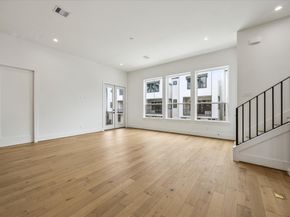 2217 Dennis Street, Houston TX 77004