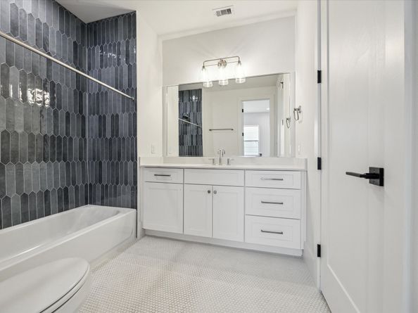 2217 Dennis Street, Houston TX 77004