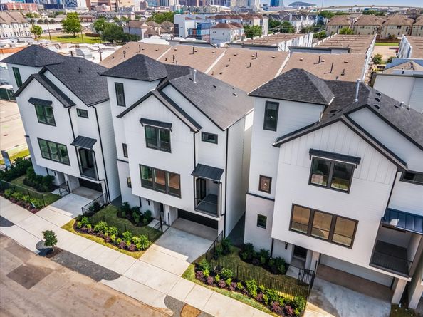 2217 Dennis Street, Houston TX 77004