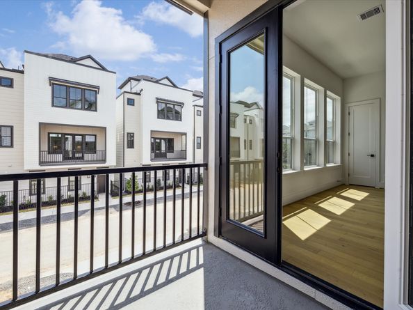 2217 Dennis Street, Houston TX 77004