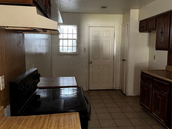 7929 W Airport Boulevard, Houston TX 77071