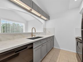 2121 El Paseo Street 1900, Houston TX 77054