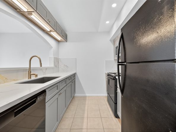 2121 El Paseo Street 1900, Houston TX 77054
