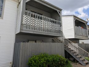 7200 Clarewood Drive 603, Houston TX 77036