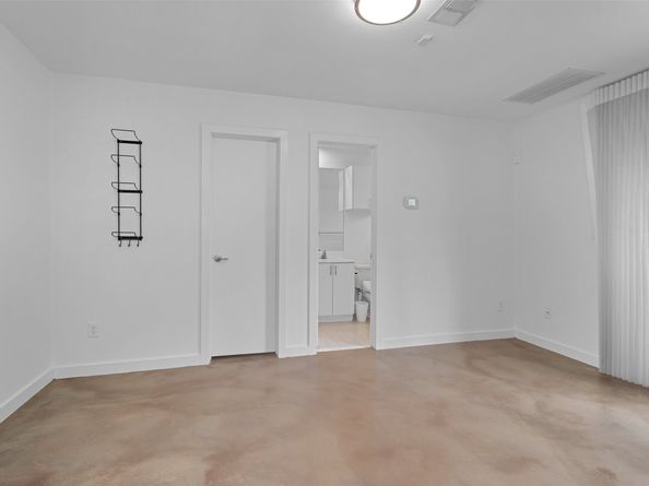 5105 Lillian Street, Houston TX 77007