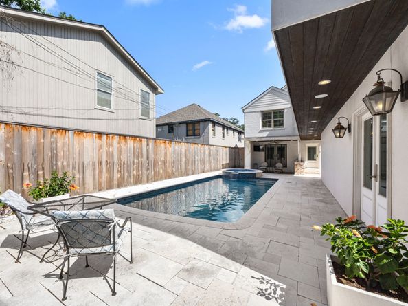 1741 Banks Street, Houston TX 77098