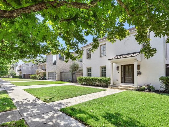 1741 Banks Street, Houston TX 77098