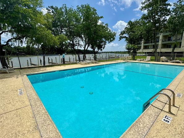 18809 Egret Bay Boulevard 114, Webster TX 77058