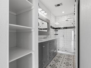 18809 Egret Bay Boulevard 114, Webster TX 77058