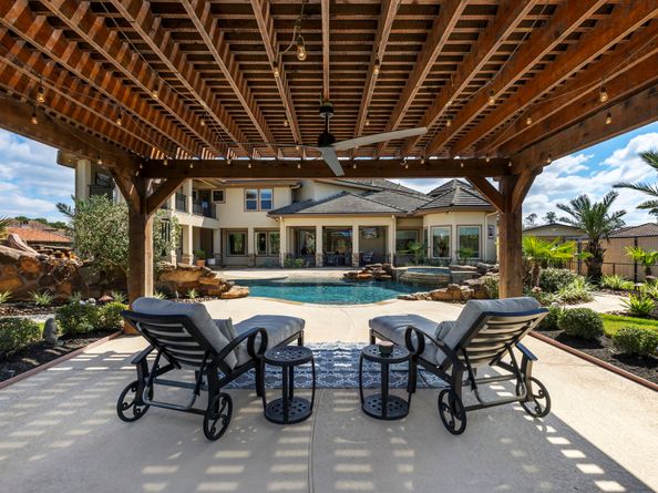 13 Pleasant Shadows Drive, Spring TX 77389