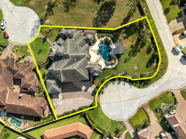 13 Pleasant Shadows Drive, Spring TX 77389