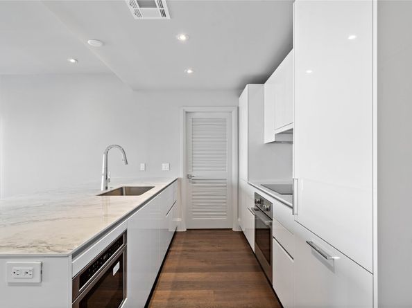 1701 Hermann Drive 30D, Houston TX 77004