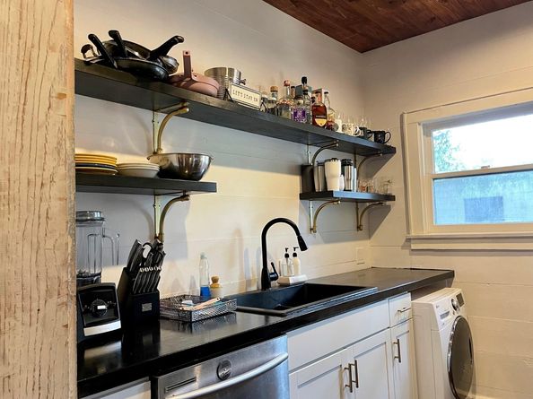 429 Hawthorne Street, Houston TX 77006