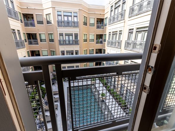 1901 Post Oak Boulevard 3607, Houston TX 77056