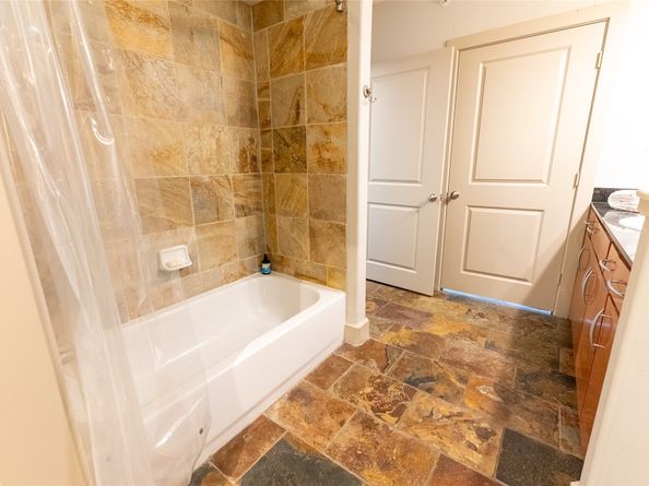 1901 Post Oak Boulevard 3607, Houston TX 77056