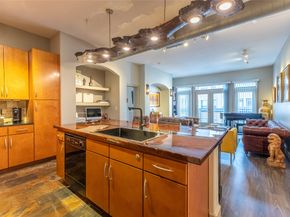 1901 Post Oak Boulevard 3607, Houston TX 77056