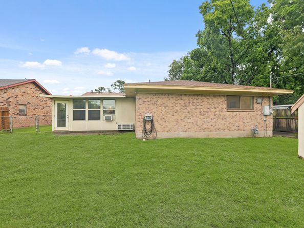 746 Fawn Drive, Houston TX 77015