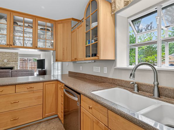 519 E Hillary Circle, Sugar Land TX 77498